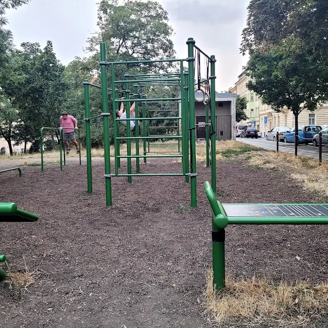 Venkovní posilovna Vinohrady