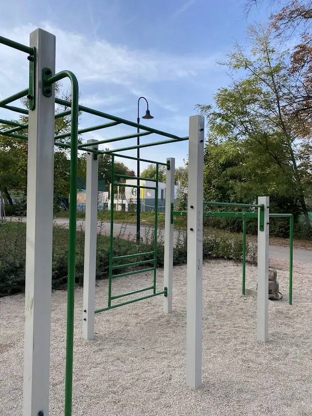 Workout hřiště