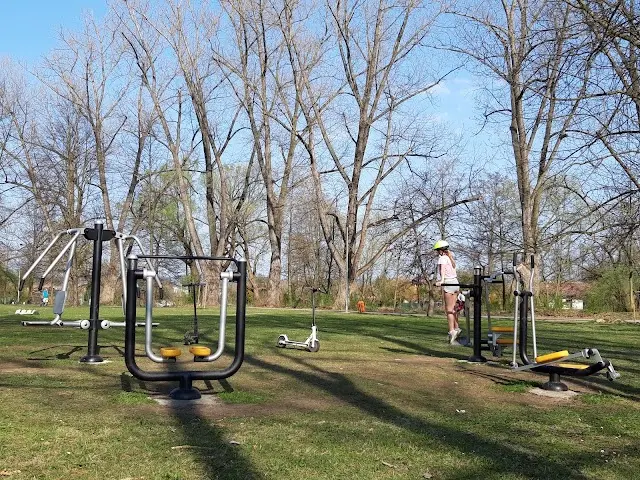 Workoutové hřiště