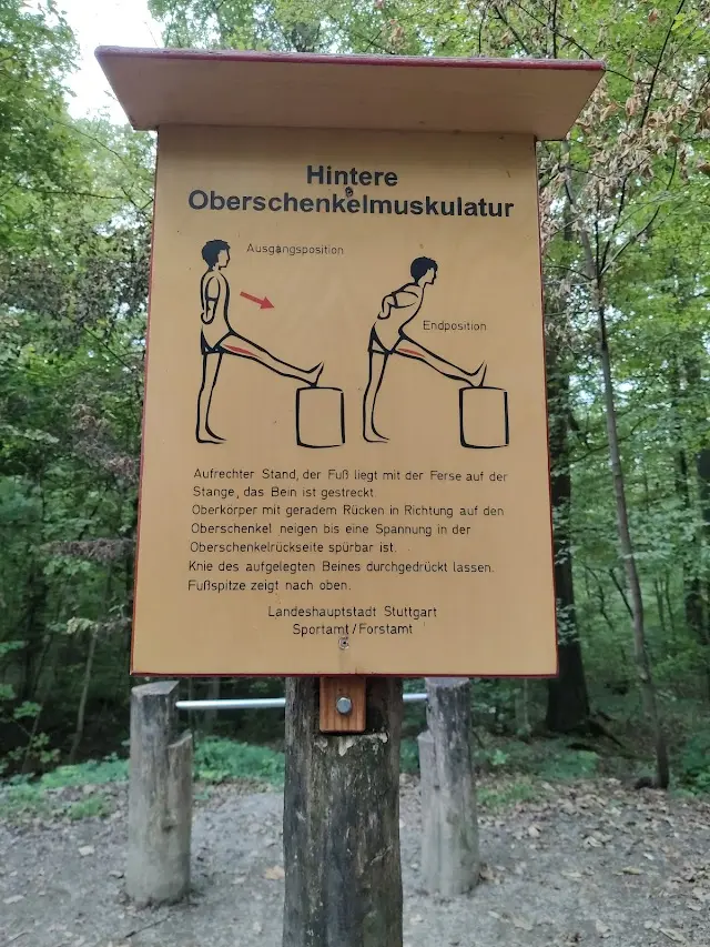 "Trimm-Dich-Pfad"-Station Dehnung