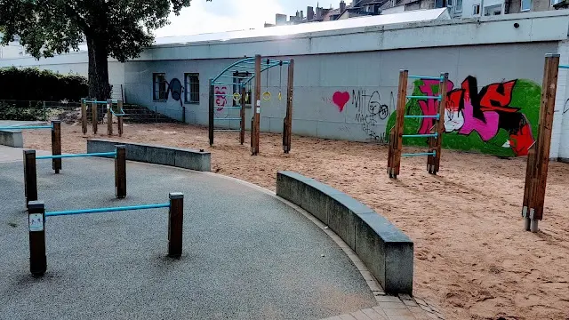 Calisthenics Charbelis Körperschmiede