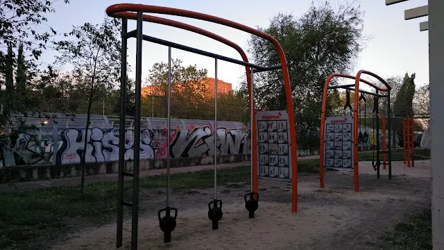 Área deportiva - Zona de calistenia