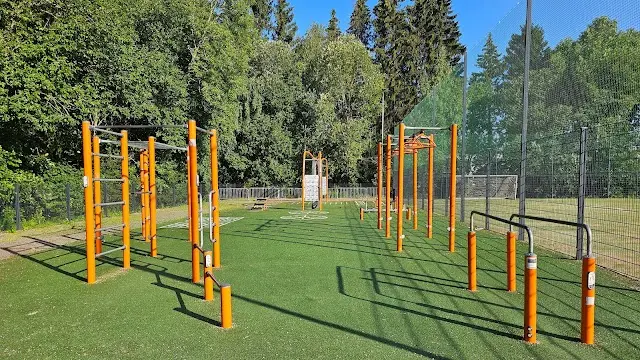 Tesoma Street Workout / Outdoor Gym