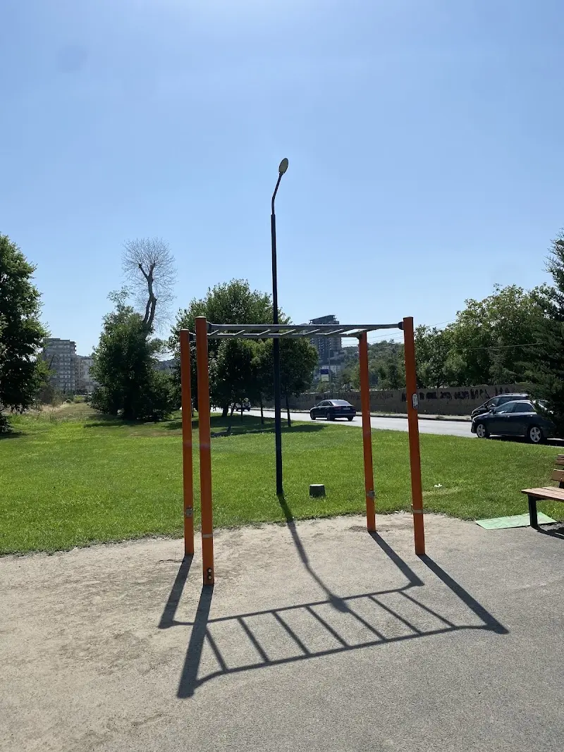 Calisthenics Park (шоссе Чолокашвили)