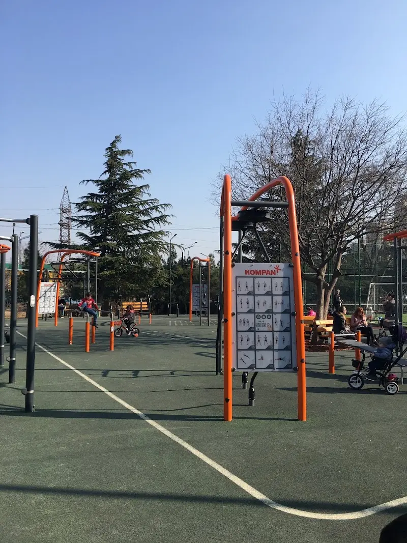 Outdoor Gym (улица Брцкинвале)