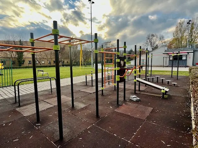 MOM Sport Játszótér és Szabadtéri Kondipark