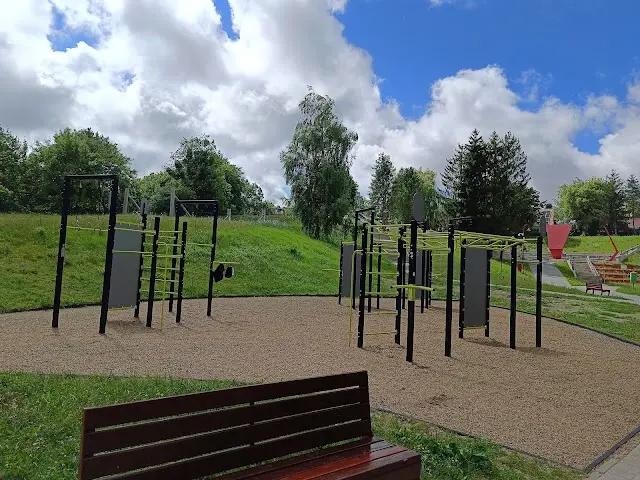 Plac do street workout i kalisteniki
