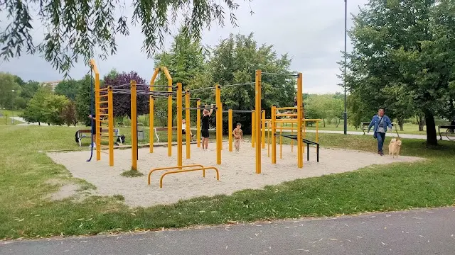 Street Workout Park w Parku Cegielnia