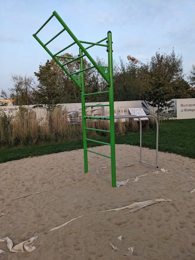 Street workout plac / siłownia